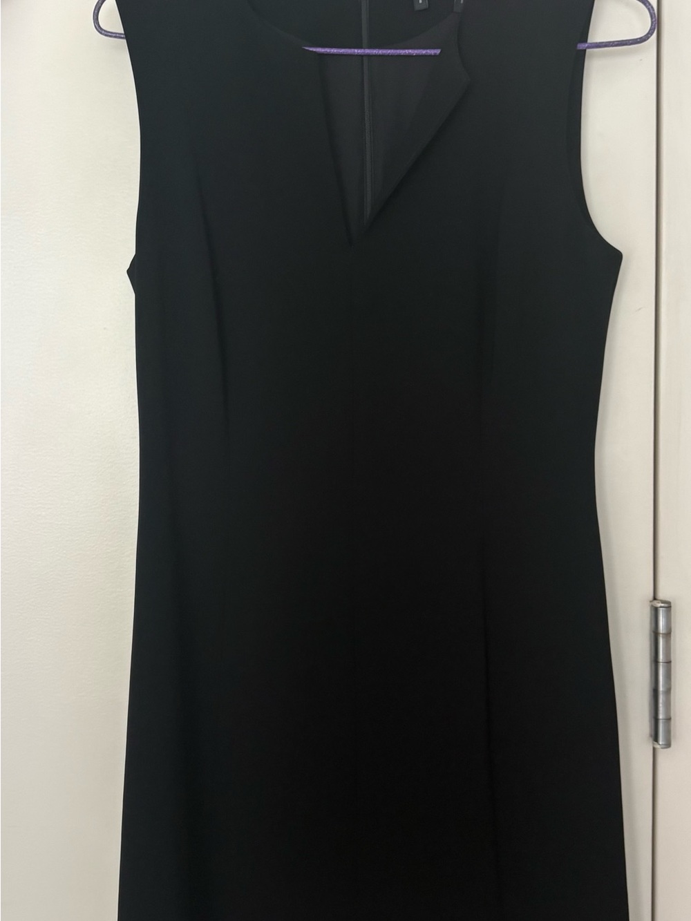Theory Classic Black Sleeveless V-Neck Dress size 8